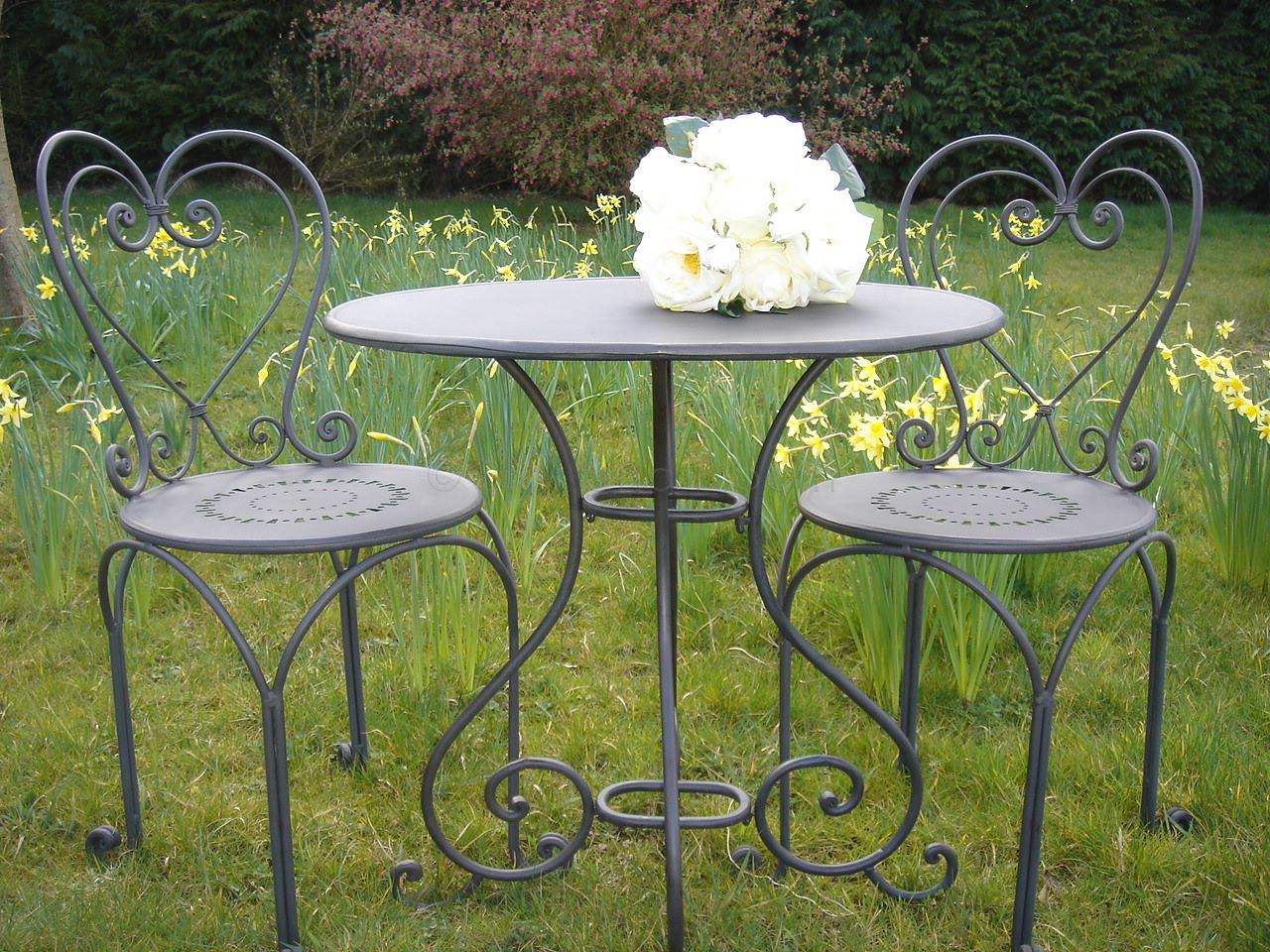 Black heart back bistro set Bliss and Bloom Ltd